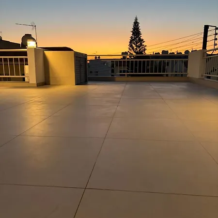 Sunny Kapparis Penthouse - Near - Terrace Daire Paralimni